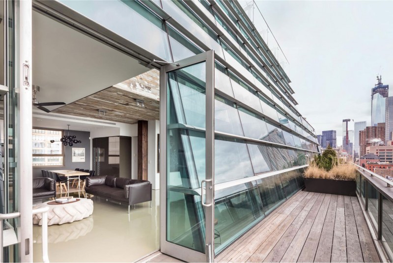 Resort & Villa Magnificent Glass Penthouse With Steel Grid To Sun Filled The Space And Create Beautiful Shades Appealing Grande Glass Penthouse in SoHo