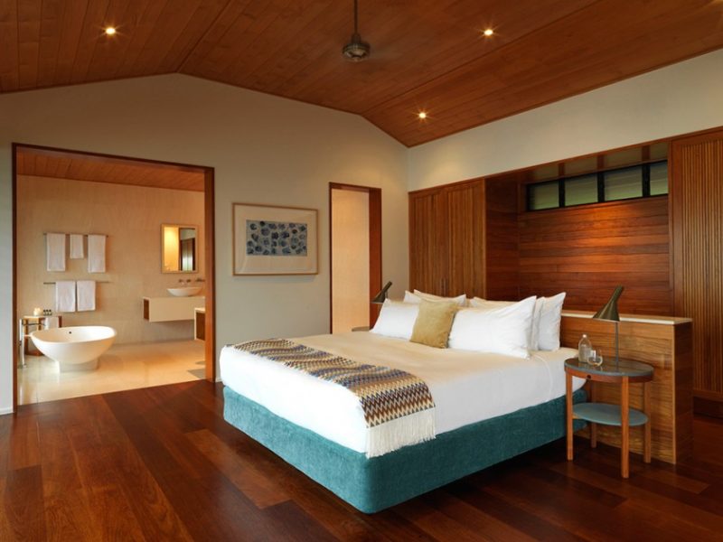 Resort & Villa Medium size Minimalist Bedroom With White Bedding And Wooden Touch 840x630
