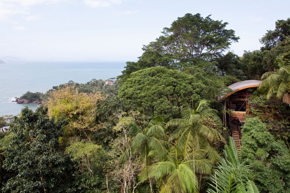 Resort & Villa Praia Do Felix Beach House By Vidal And St Anna 2 945x630 Extraordinary Praia do Felix Beach House