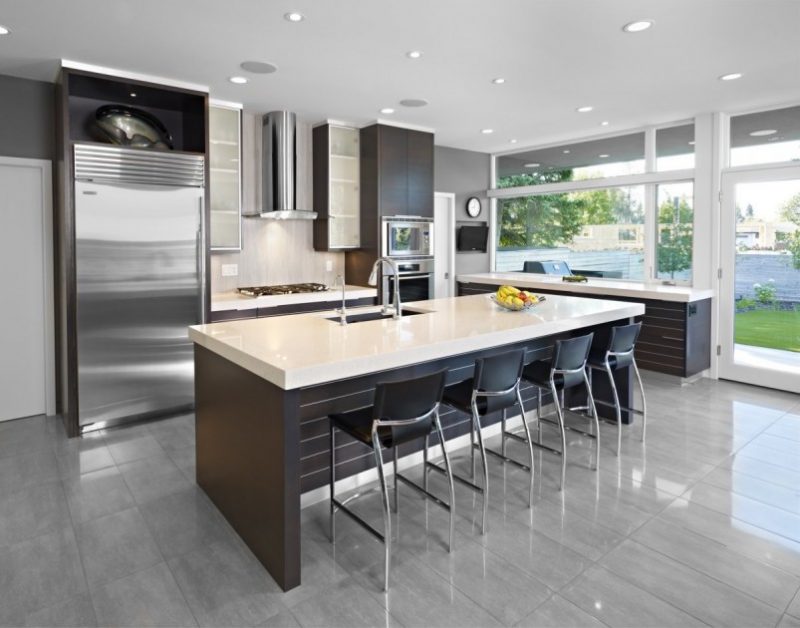 Architecture Medium size Stunning Luminous Kitchen In Grey And Metallic Scheme With A Lot Of Recessed Lighting 803x630