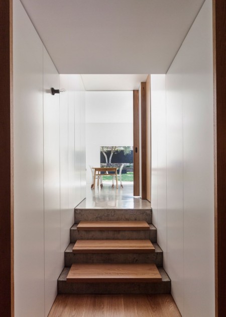Architecture The Narrow Staircase With Wooden Stairs 450x630 House Boone Murray Designed by Tribe Studio Architects