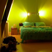 Ideas Cool Green Bedroom Green Wall And Green Beddin With Yellow Lights Effect 560x382 Brown-Nice-Bedroom-With-Wall-Lighting-Decor-560x420