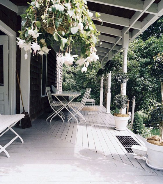 Cozy White Porch With White Wood Floor Country Style Terrace 560x632 Furniture